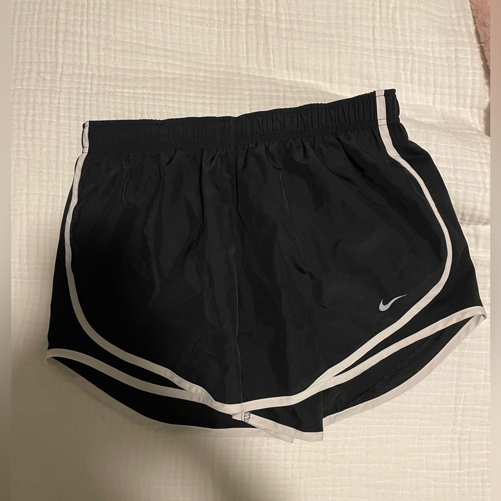 Women’s Nike tempo shorts size large